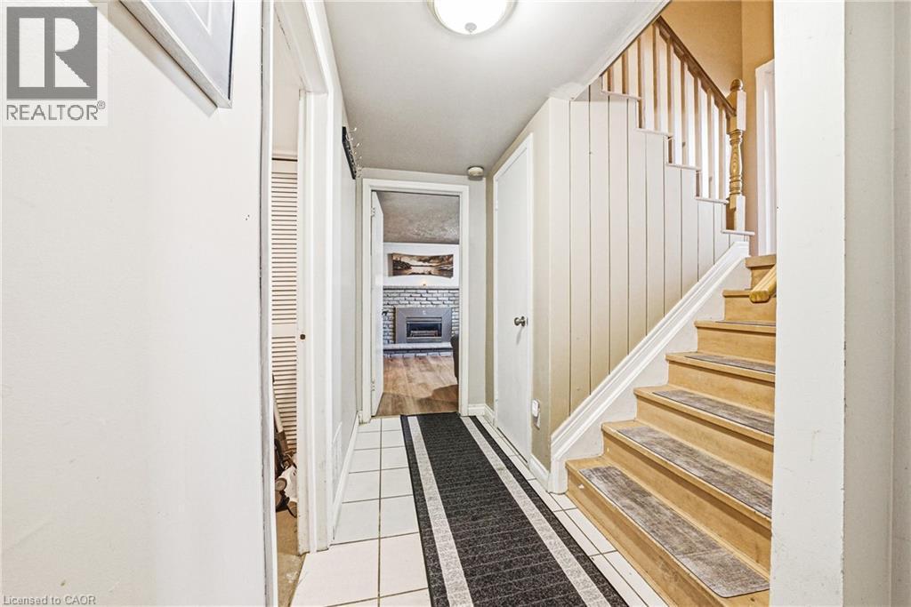 2231 Sandringham Drive, Burlington, ON