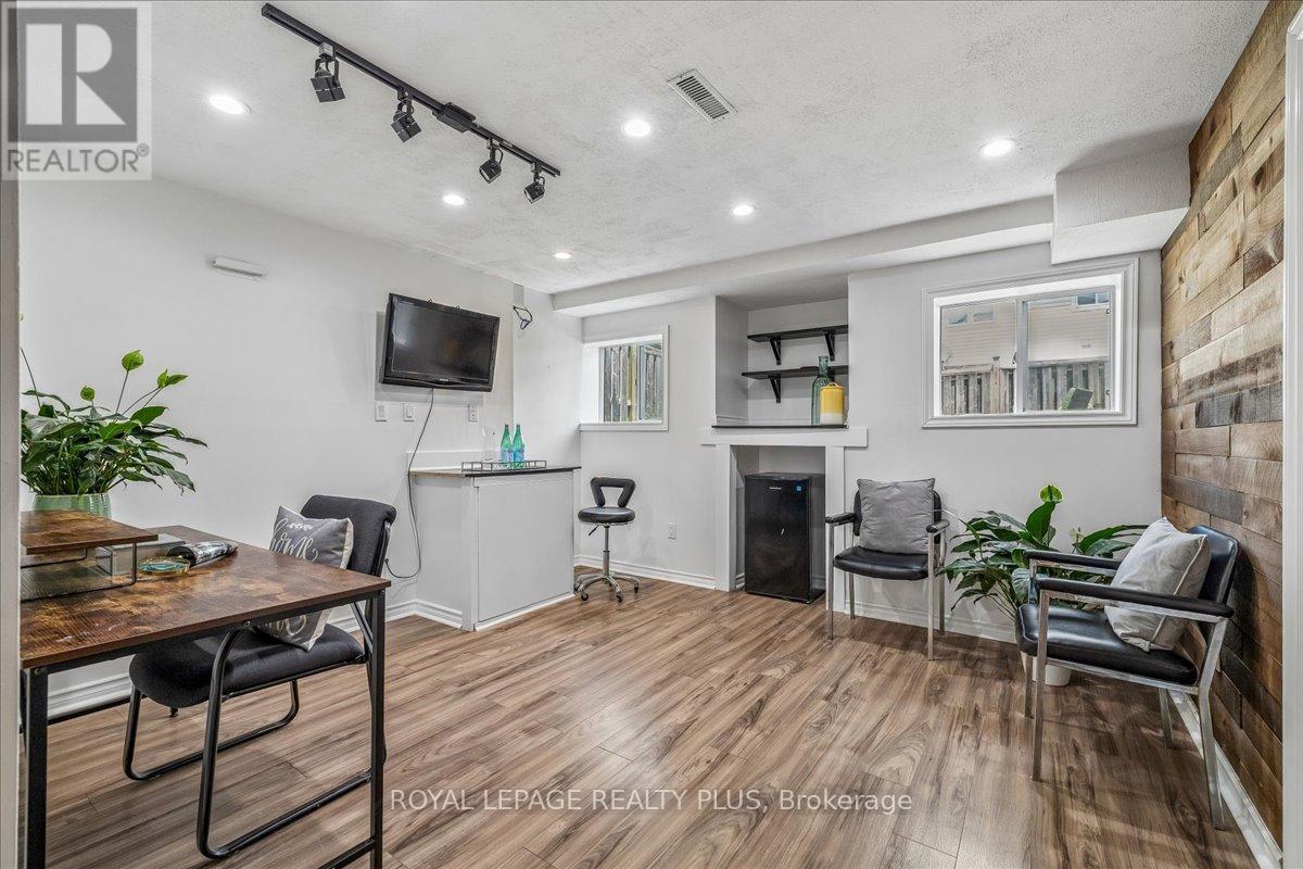 858 Shepherd Place, Milton, ON