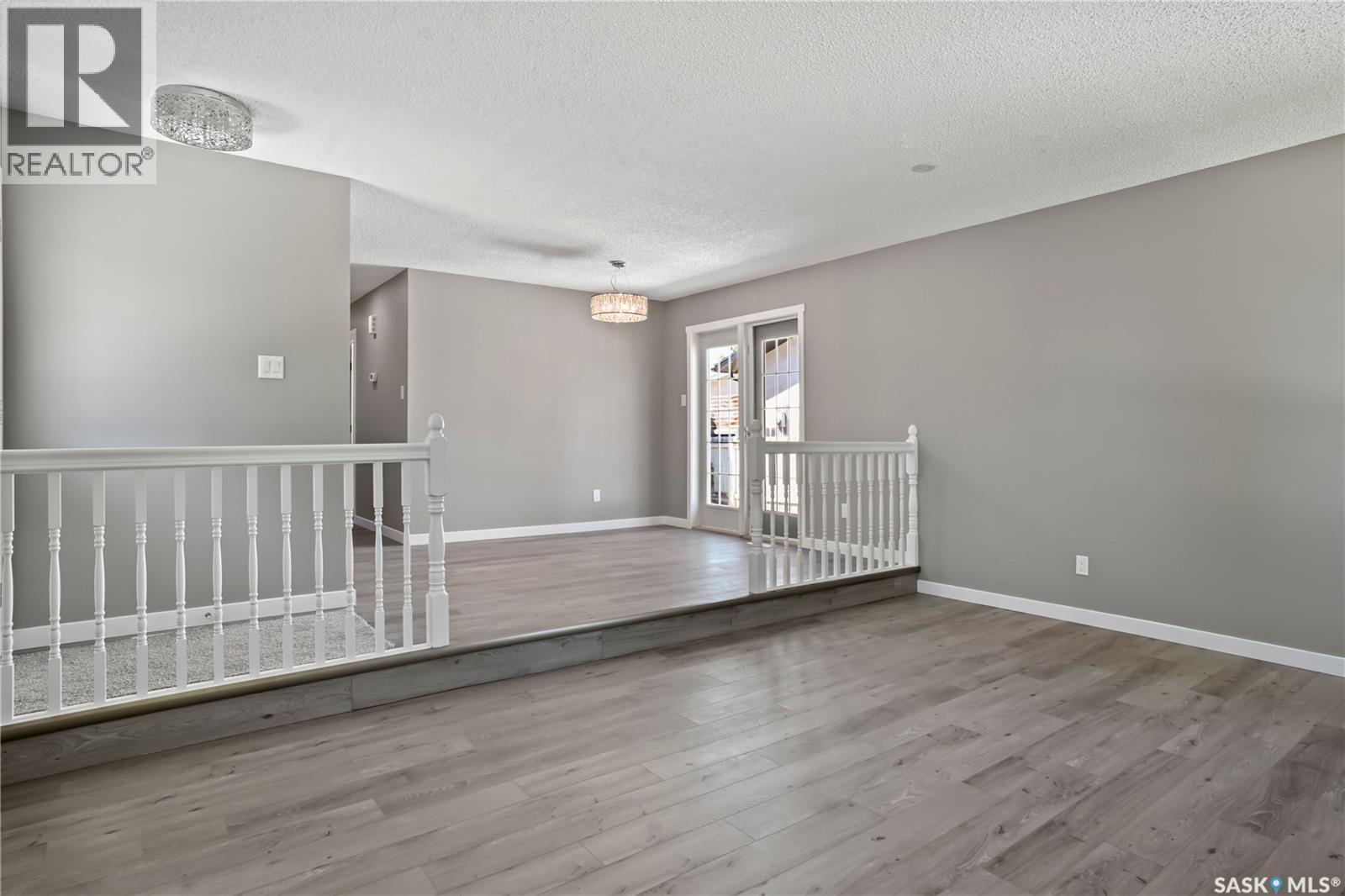 3331 Parkland Drive E, Regina, SK