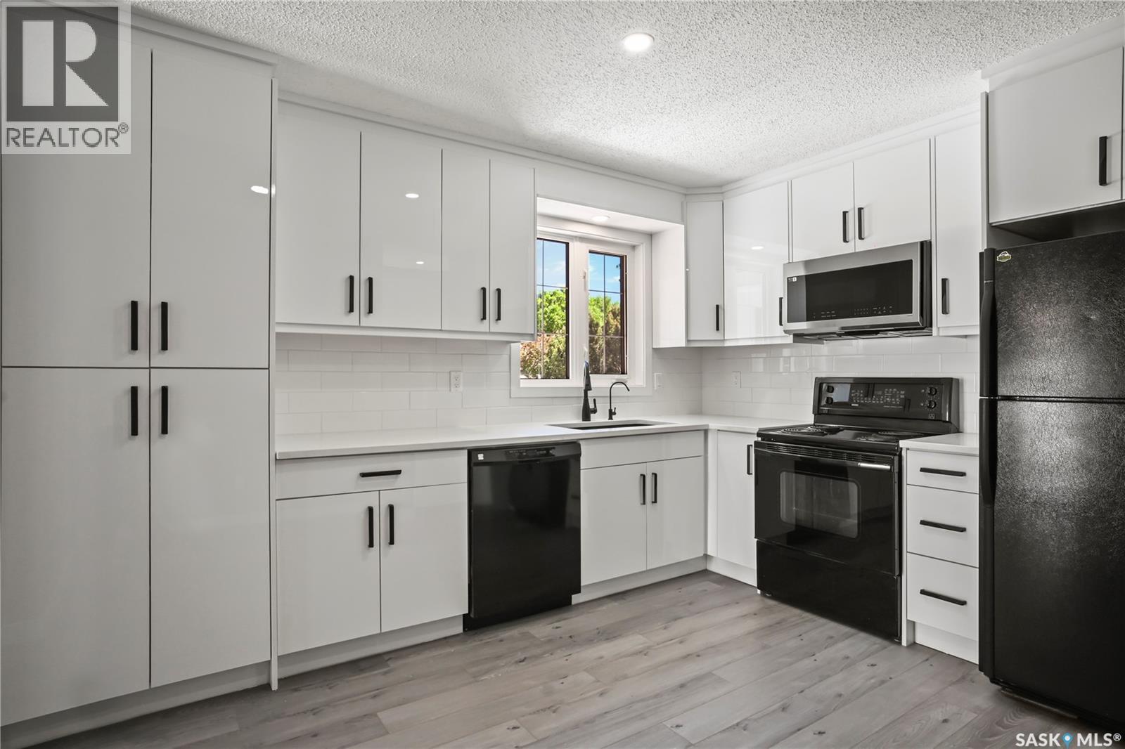 3331 Parkland Drive E, Regina, SK