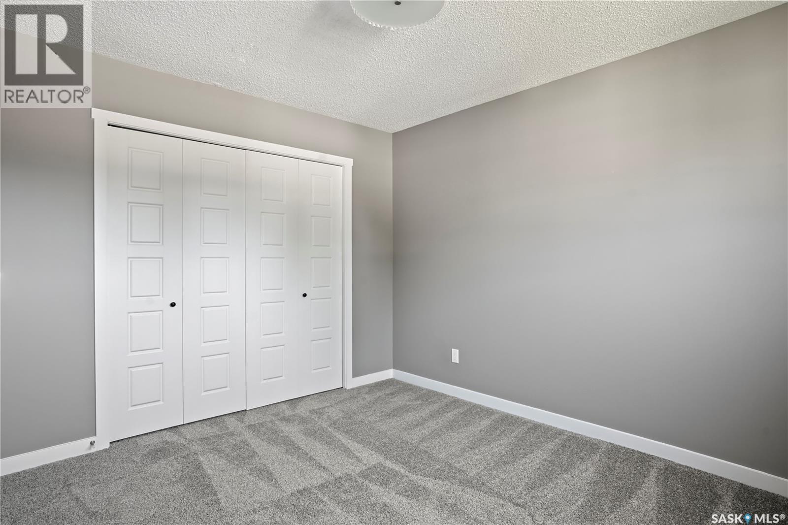 3331 Parkland Drive E, Regina, SK