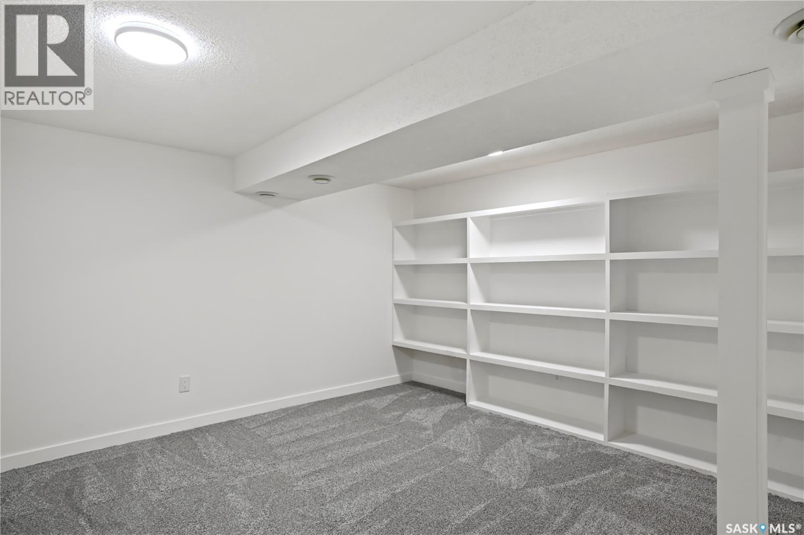 3331 Parkland Drive E, Regina, SK