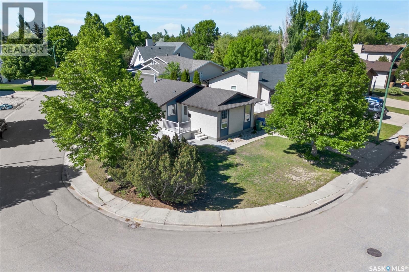 3331 Parkland Drive E, Regina, SK