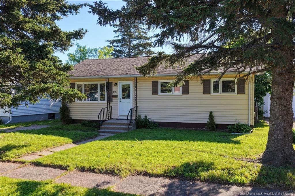 201 Sumner Ave, Moncton, NB