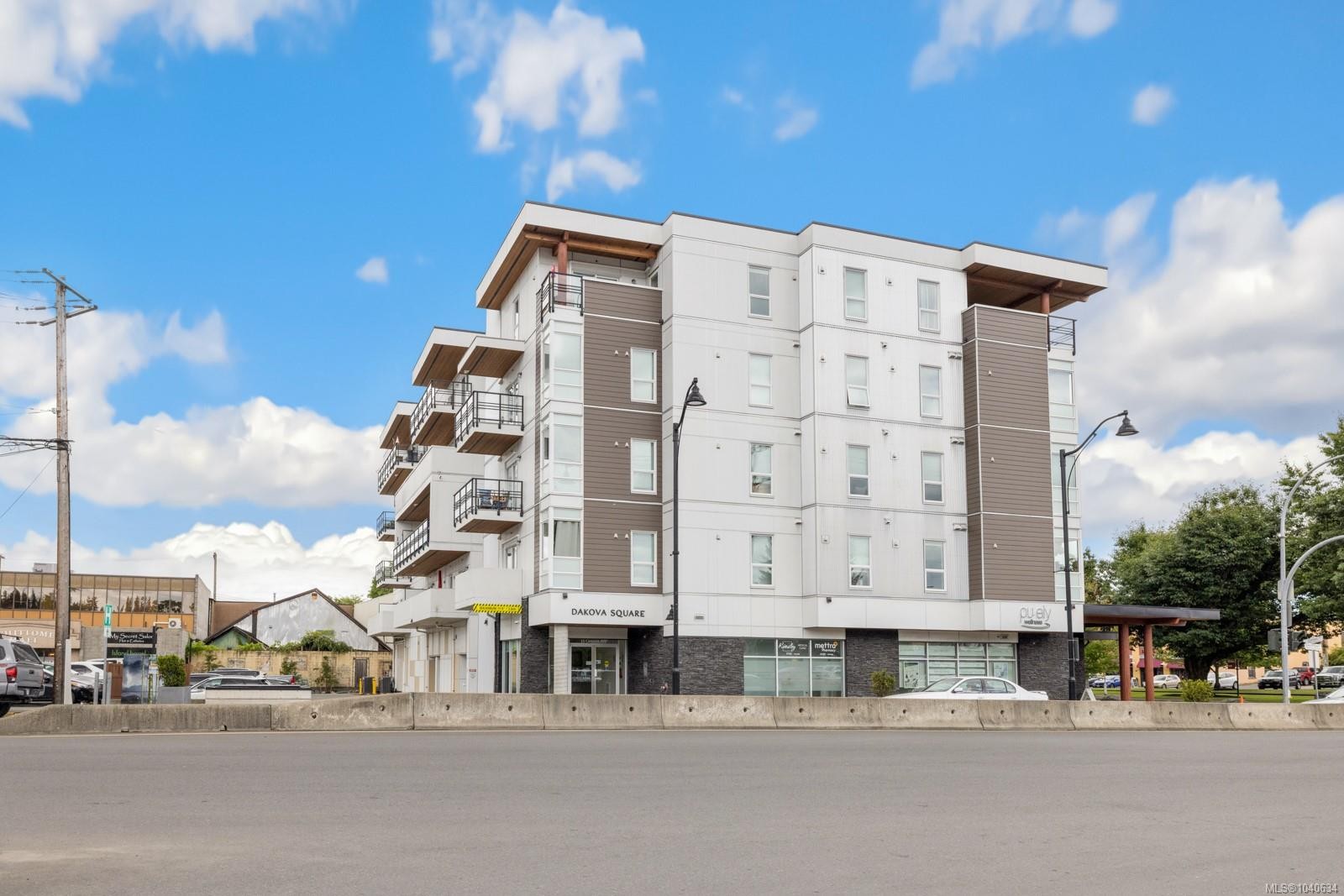 #206-15 Canada Ave, Duncan, BC