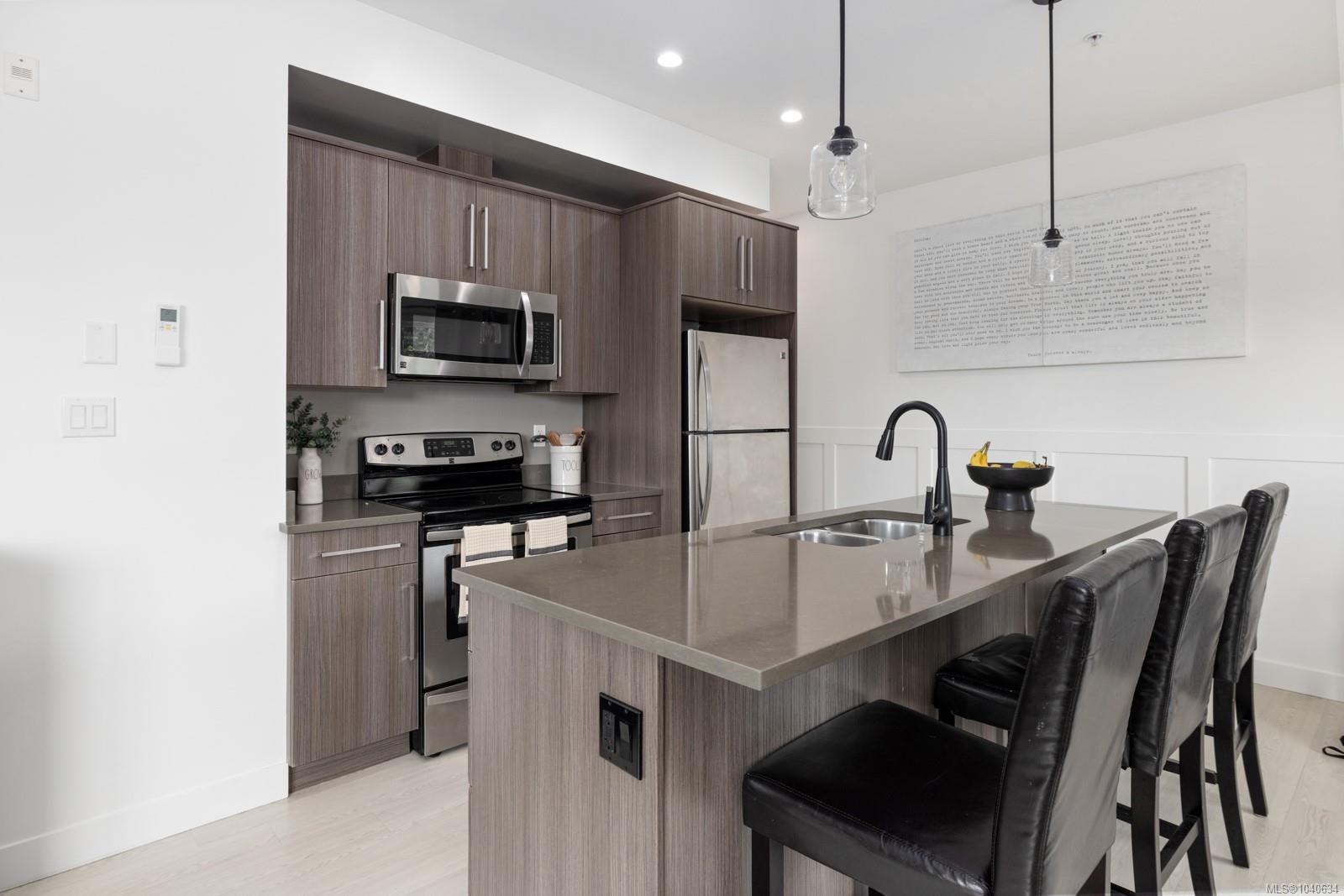 #206-15 Canada Ave, Duncan, BC