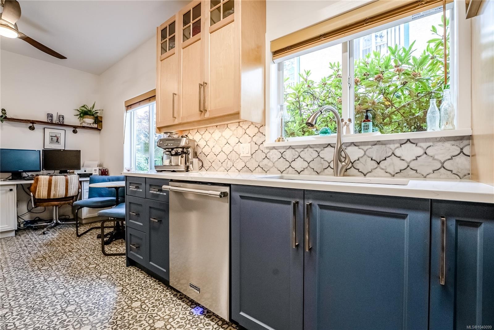 #10-2235 Harbour Rd, Sidney, BC