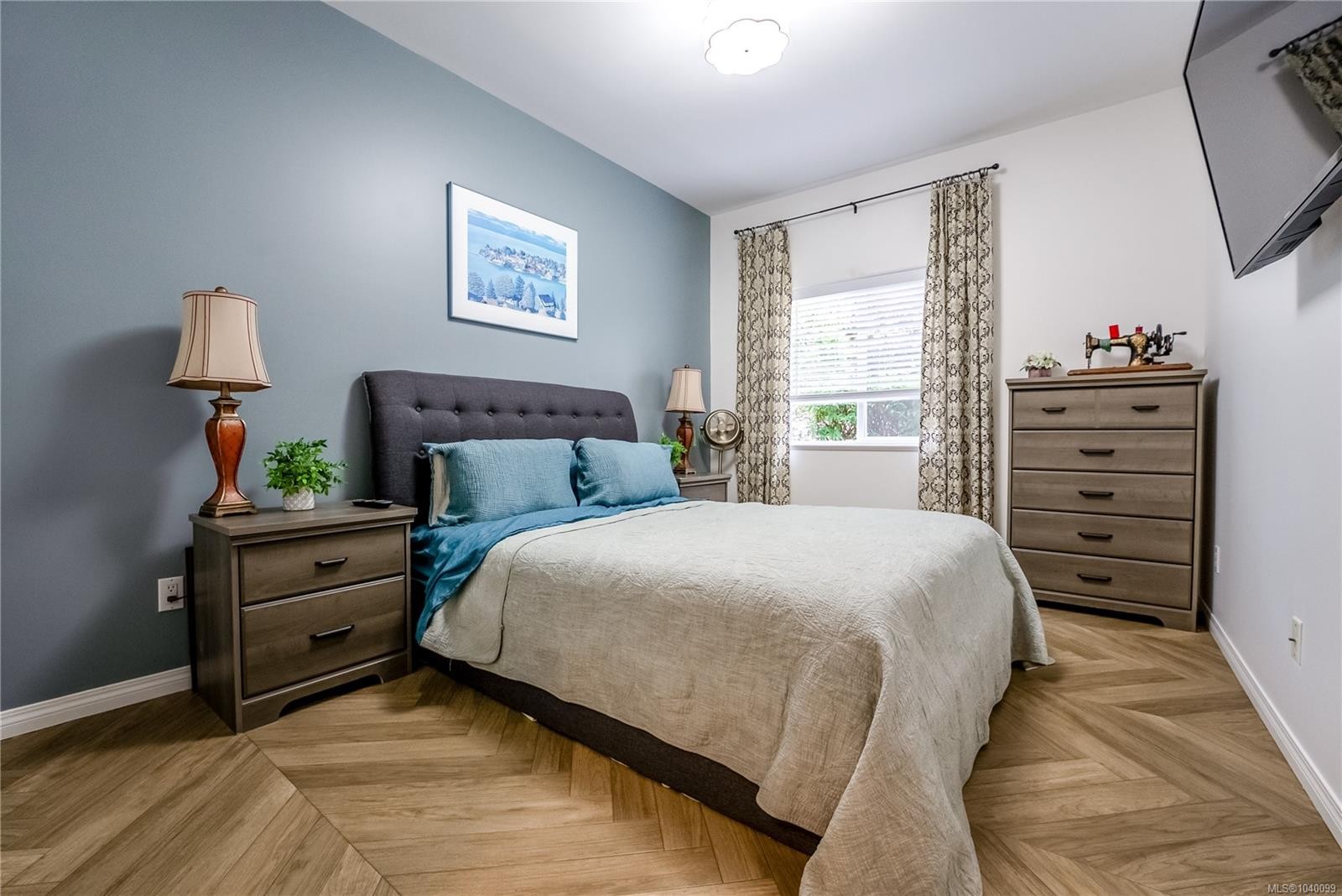 #10-2235 Harbour Rd, Sidney, BC