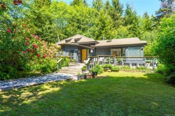 1334 Chesterman Beach Rd Tofino, BC V0R 2Z0