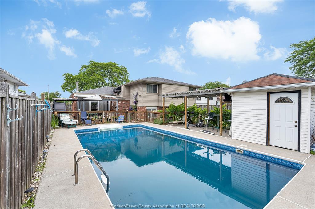 3230 Forest Glade, Windsor, ON