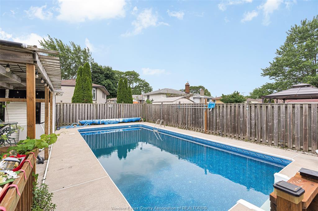 3230 Forest Glade, Windsor, ON