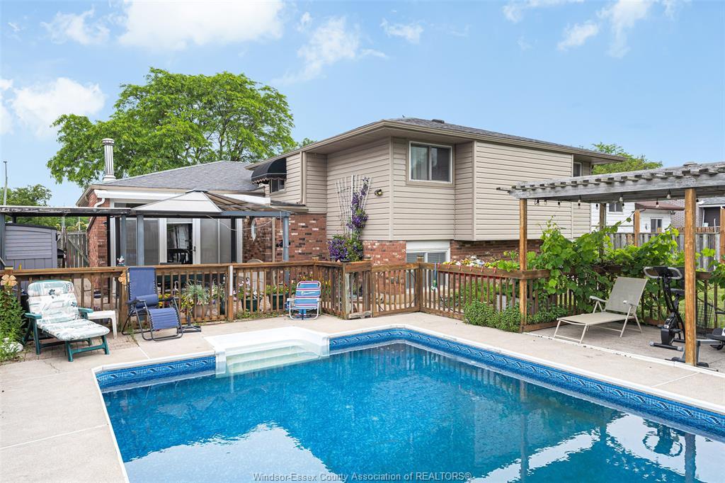 3230 Forest Glade, Windsor, ON
