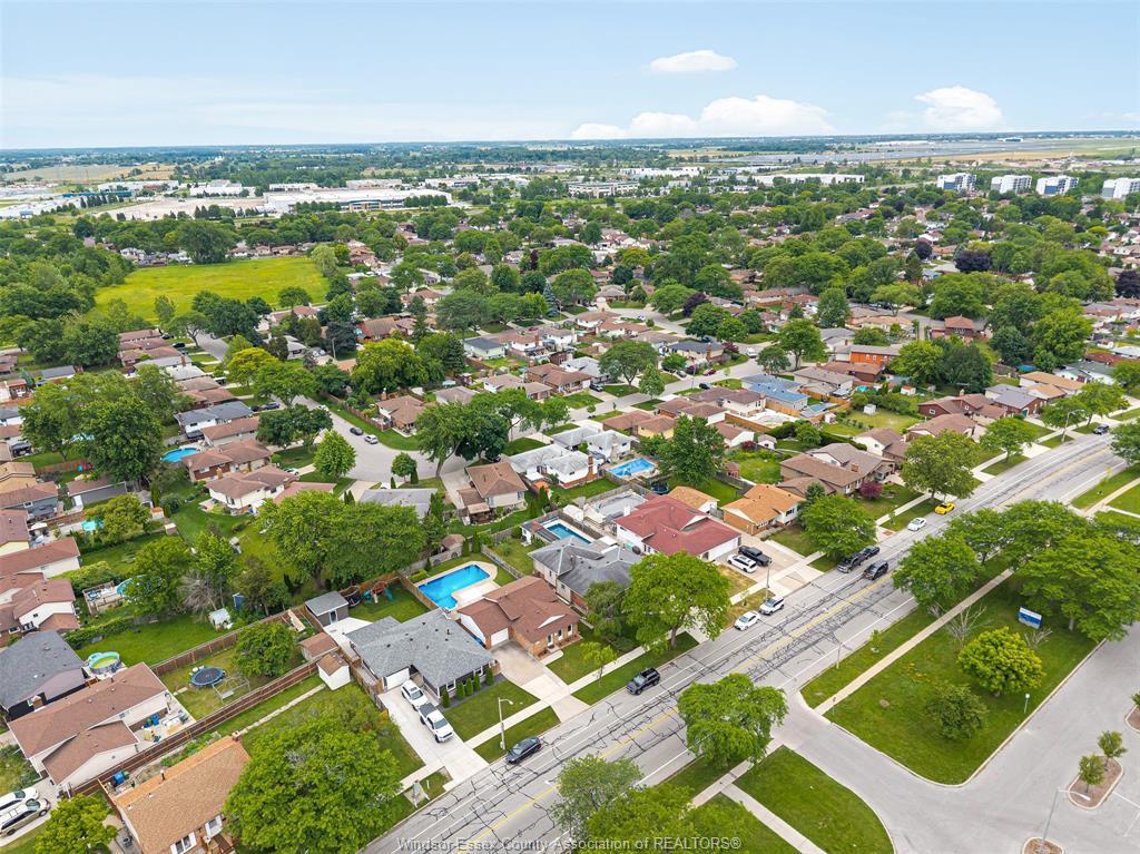 3230 Forest Glade, Windsor, ON