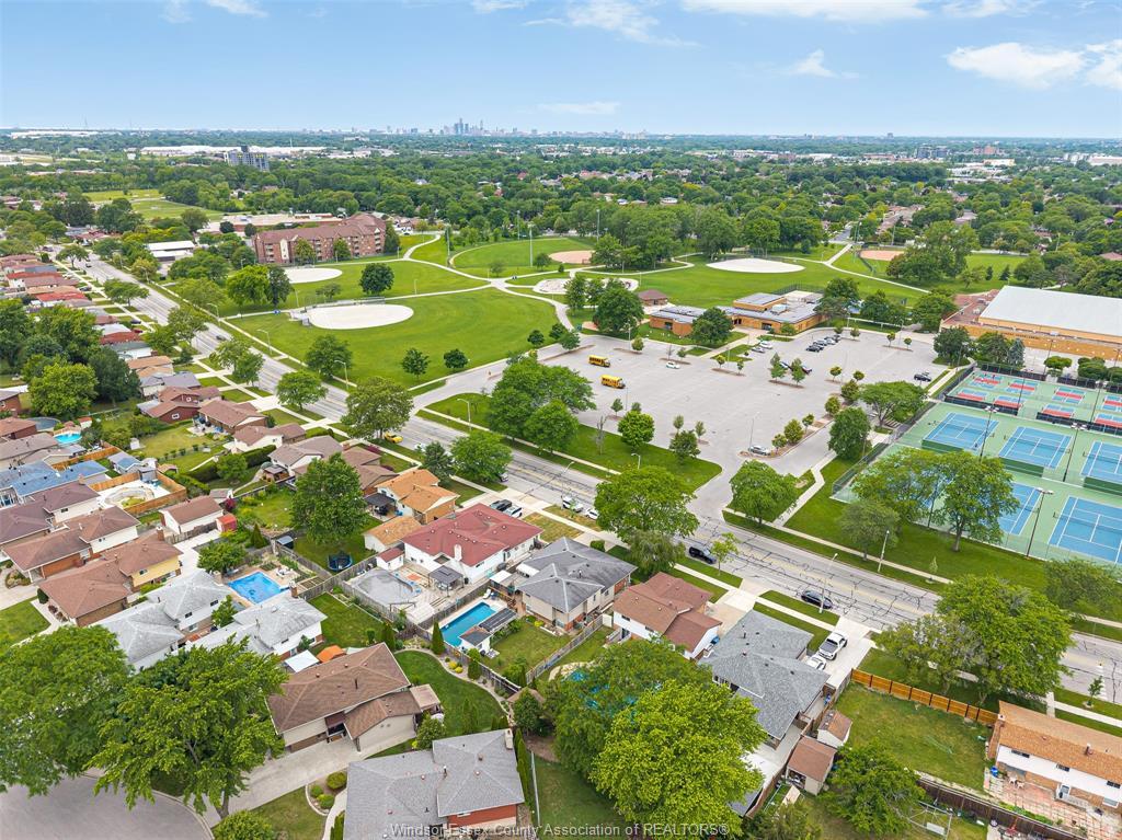 3230 Forest Glade, Windsor, ON