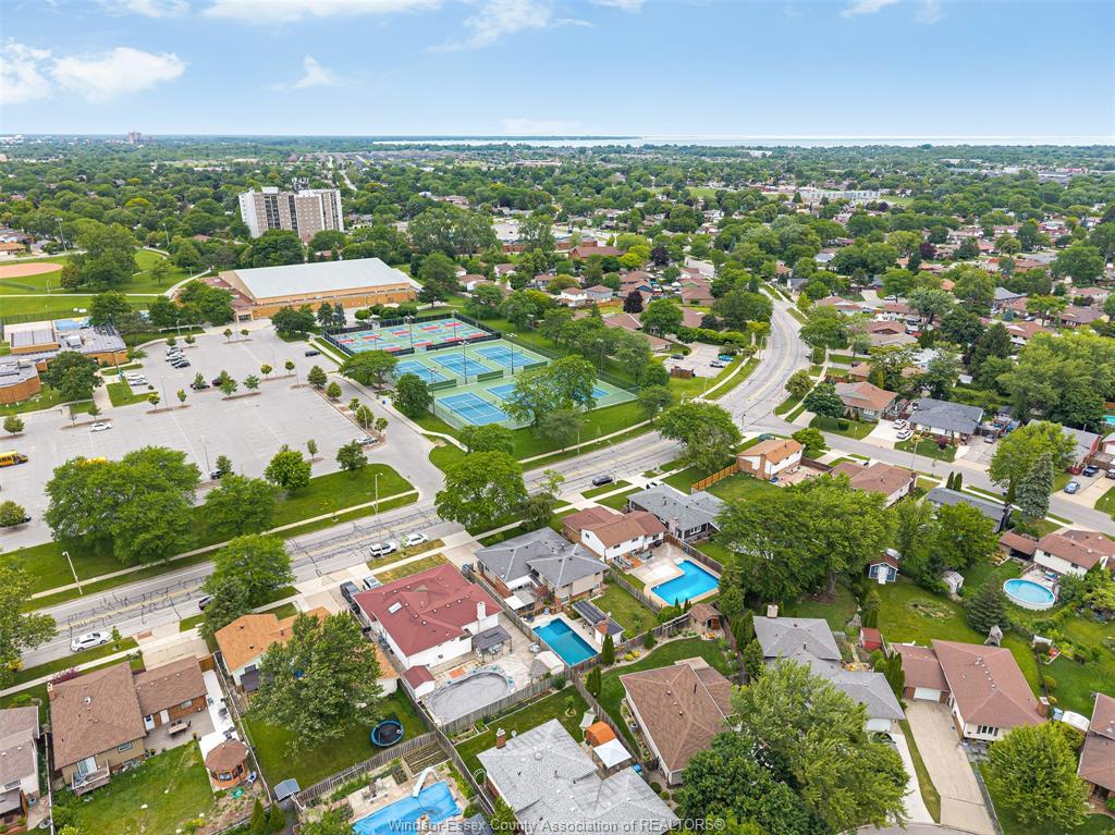 3230 Forest Glade, Windsor, ON