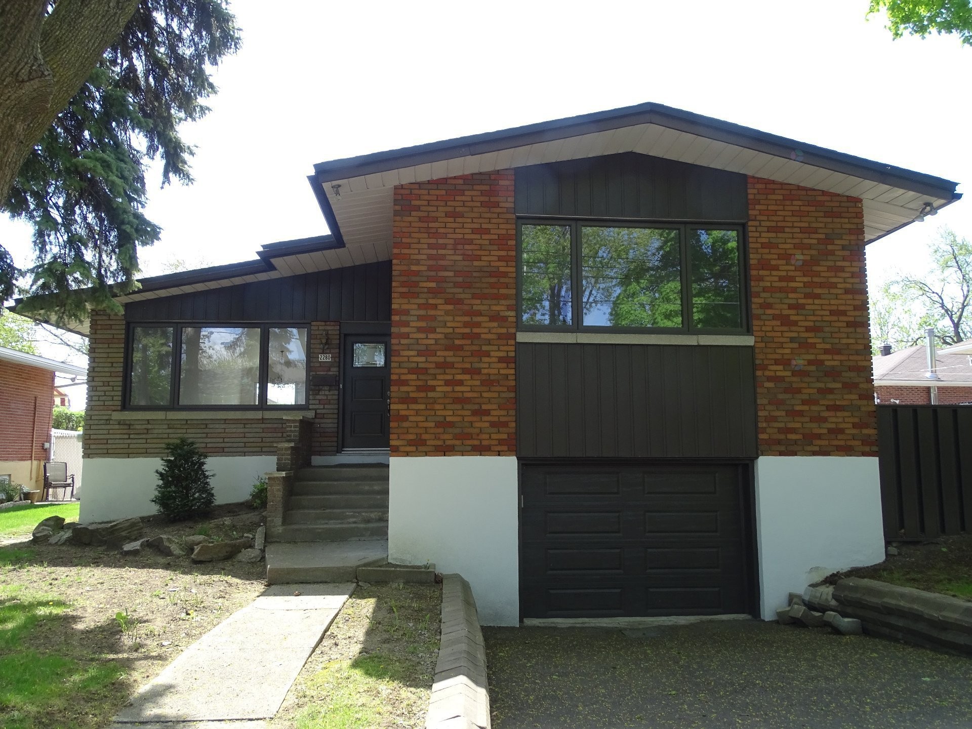 Front of Structure - 2280 Rue Nicolas-Perrot, Montréal (Ahuntsic-Cartierville), QC