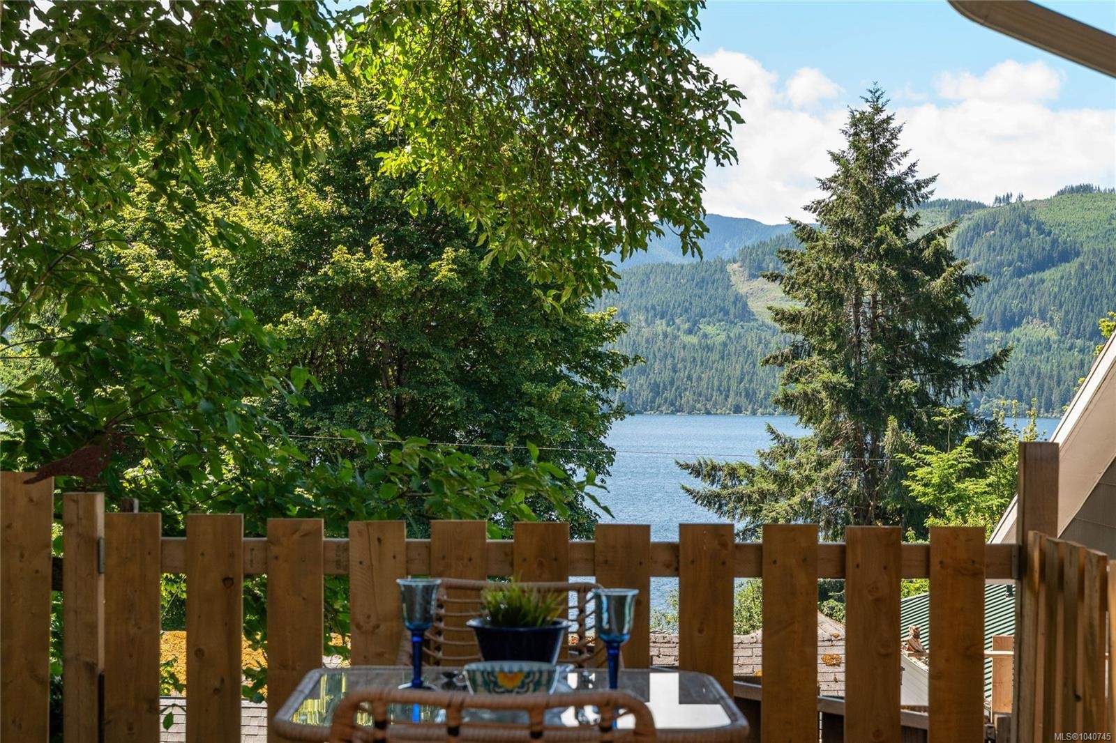 8555 Maple Ridge Rd, Youbou, BC