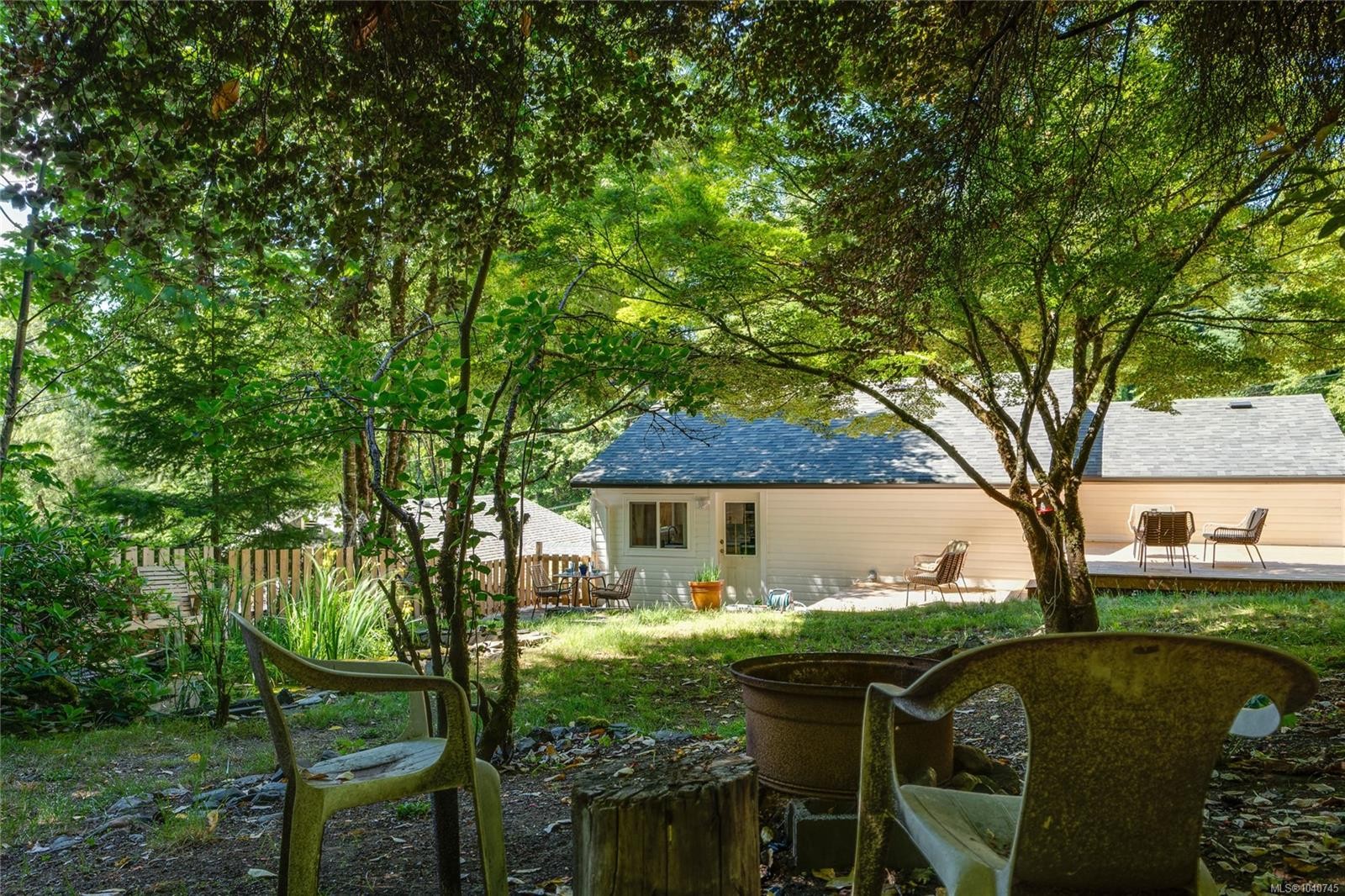 8555 Maple Ridge Rd, Youbou, BC