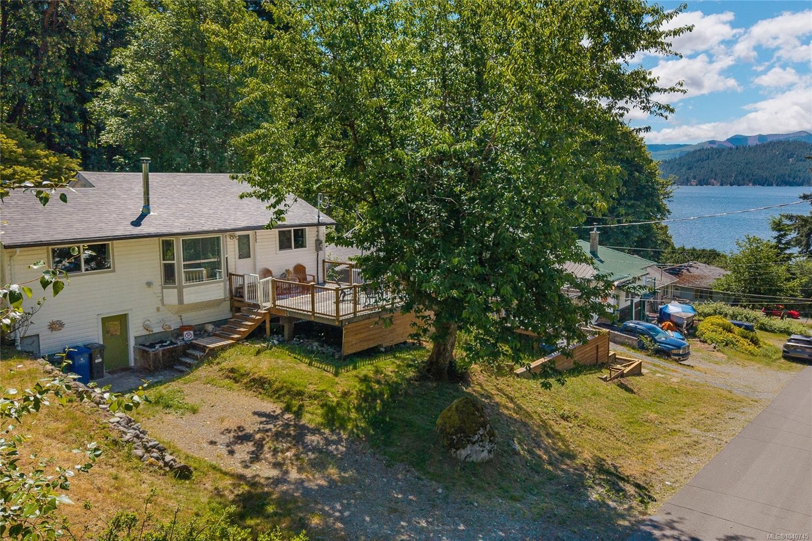 8555 Maple Ridge Rd, Youbou, BC