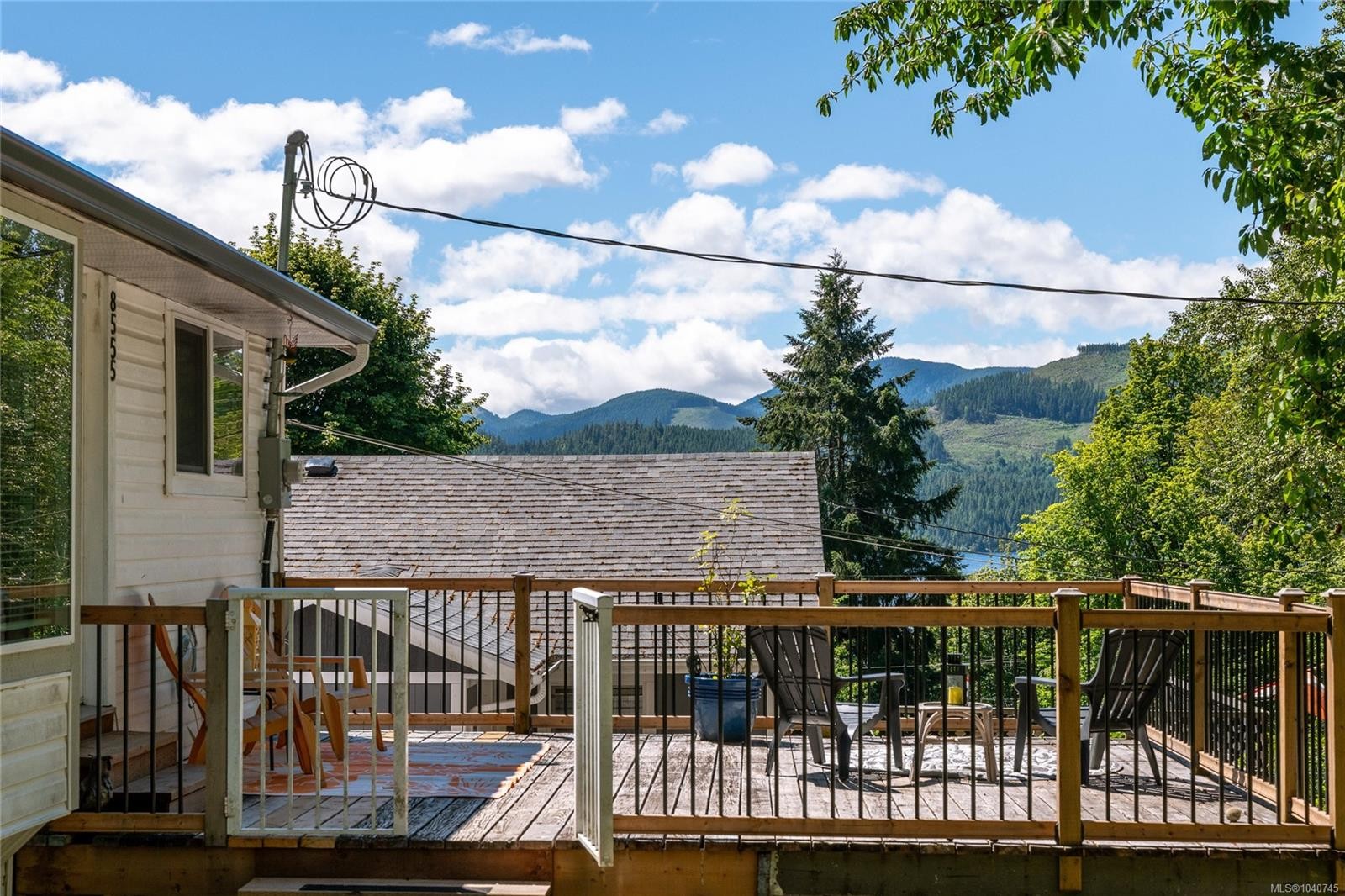 8555 Maple Ridge Rd, Youbou, BC