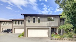 #1-946 Selkirk Ave Esquimalt, BC V9A 2V1