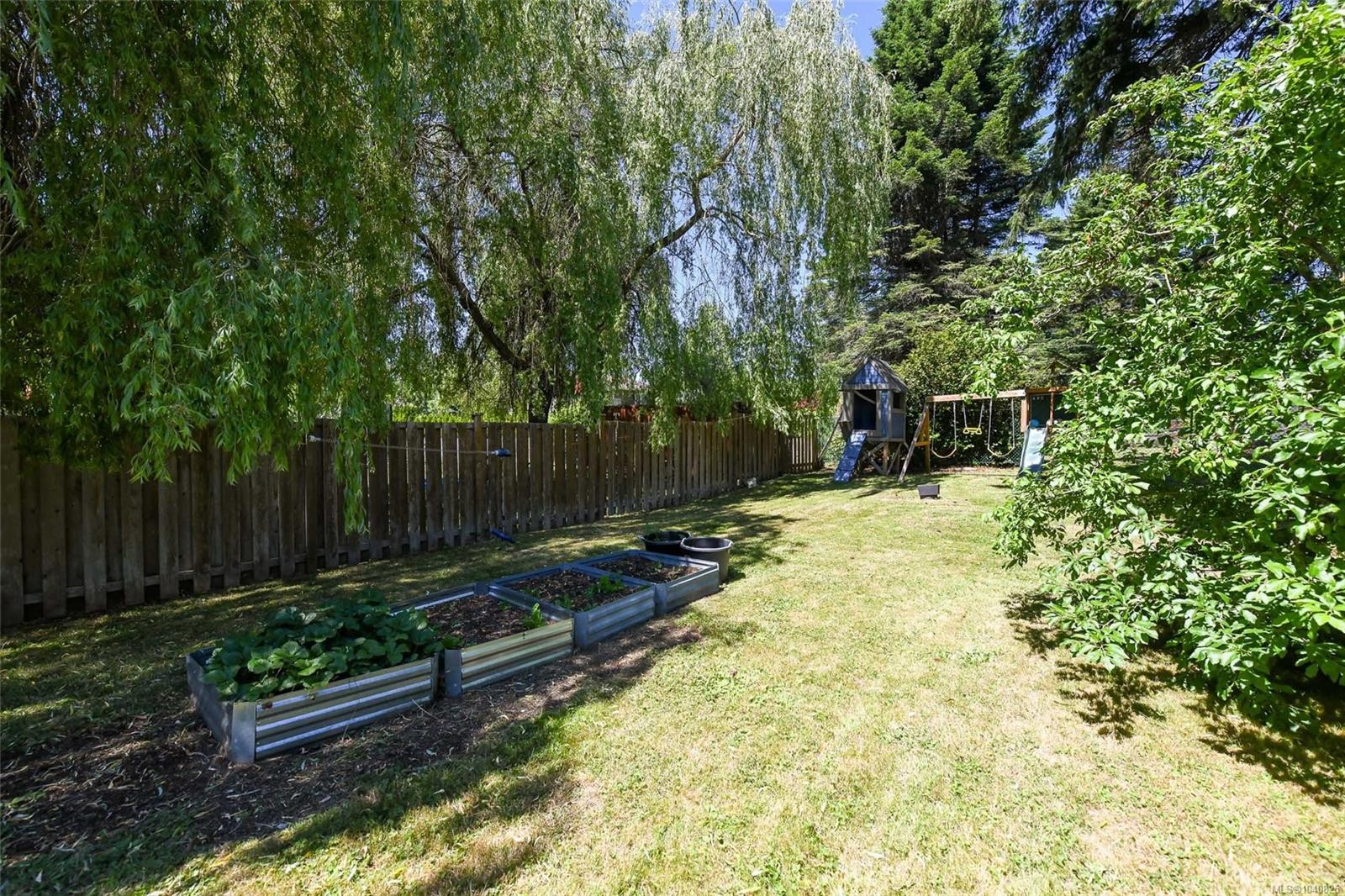 605 Pritchard Rd, Comox, BC