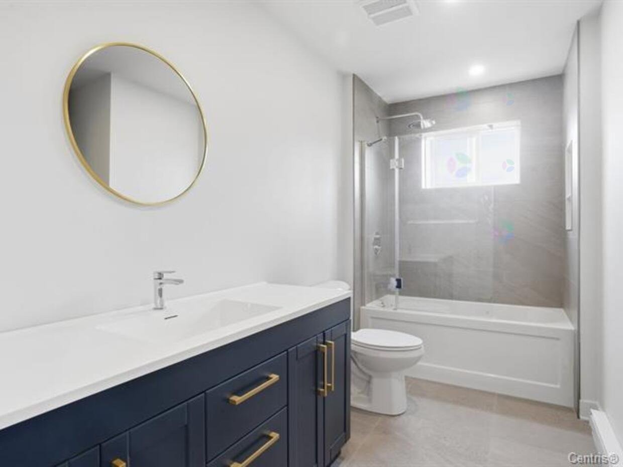 Bathroom - 1874 Rue Nielsen, Longueuil (Saint-Hubert), QC