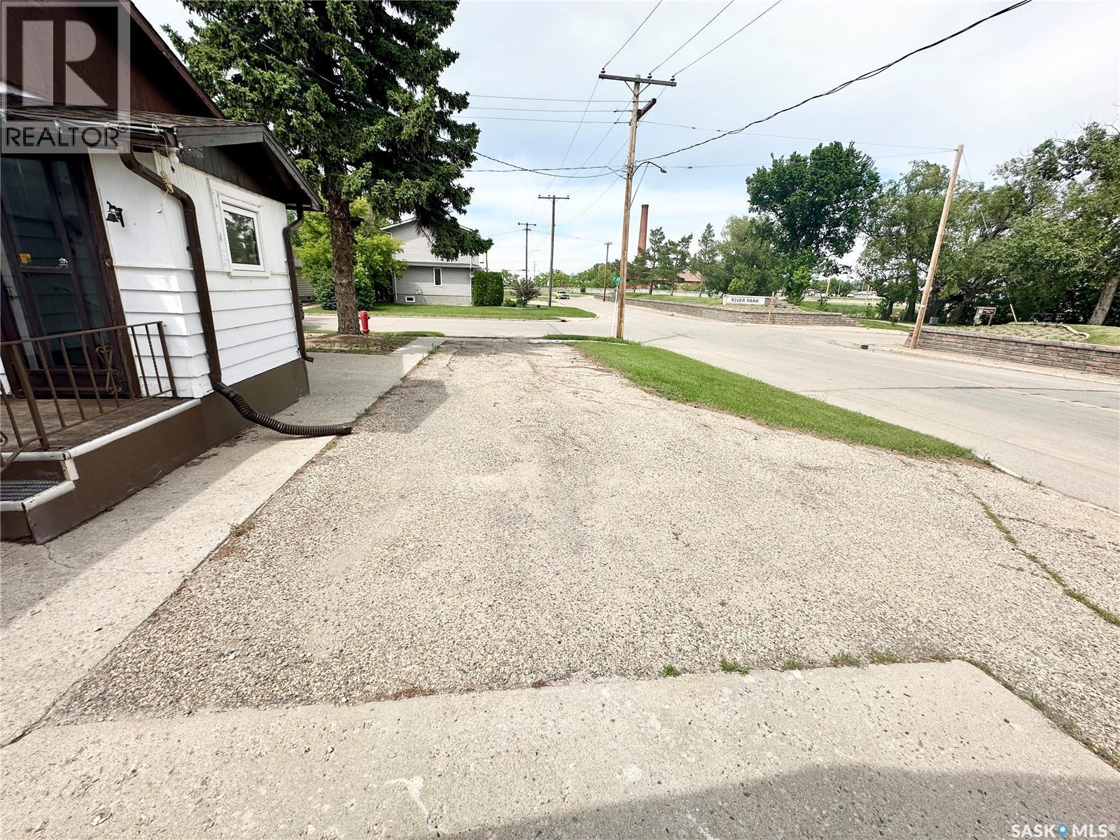 410 2Nd Avenue Se, Weyburn, SK