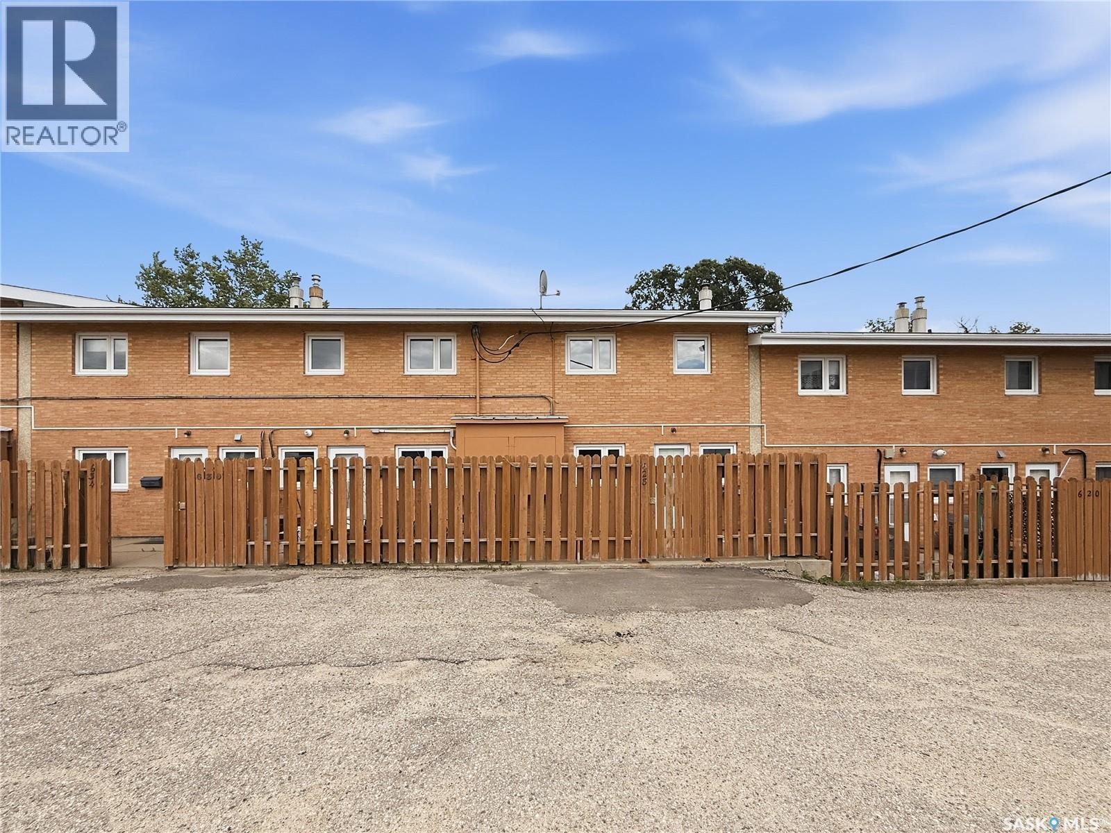 628 1St Avenue Ne, Swift Current, SK