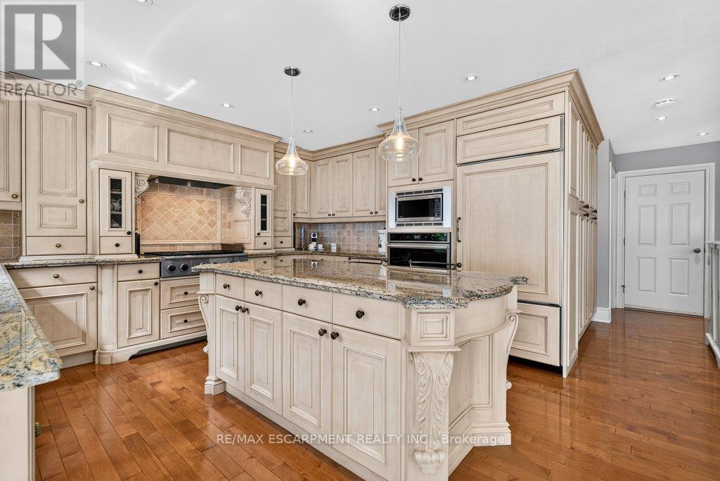 3312 Lakeland Crescent, Burlington, ON