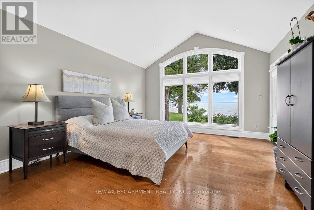 3312 Lakeland Crescent, Burlington, ON