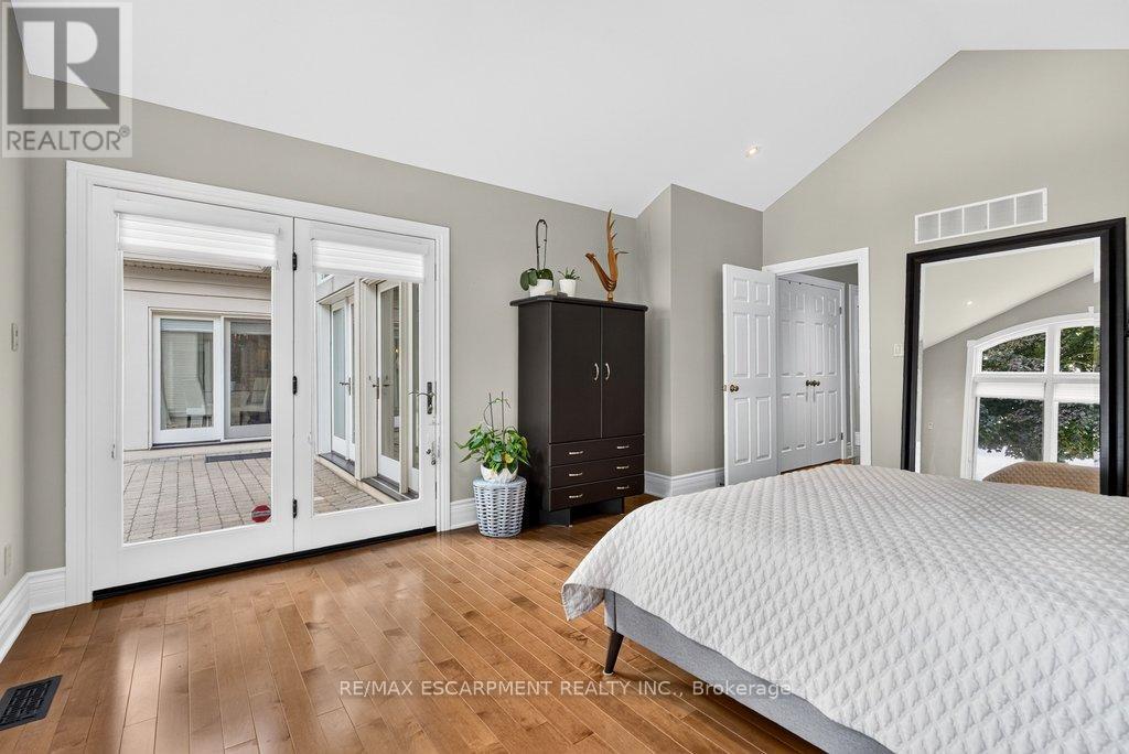 3312 Lakeland Crescent, Burlington, ON