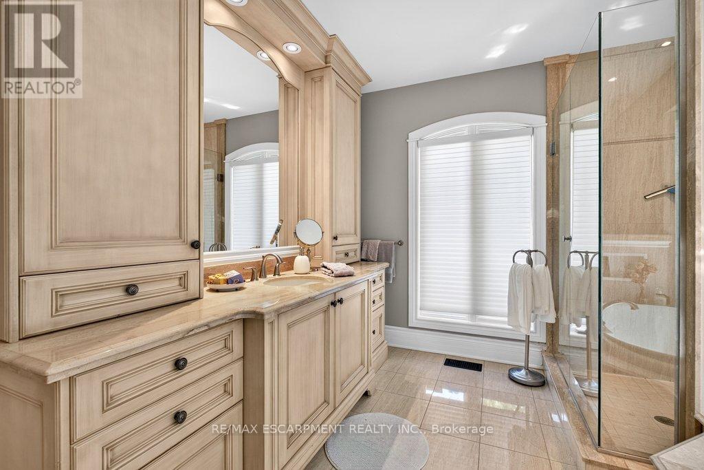 3312 Lakeland Crescent, Burlington, ON