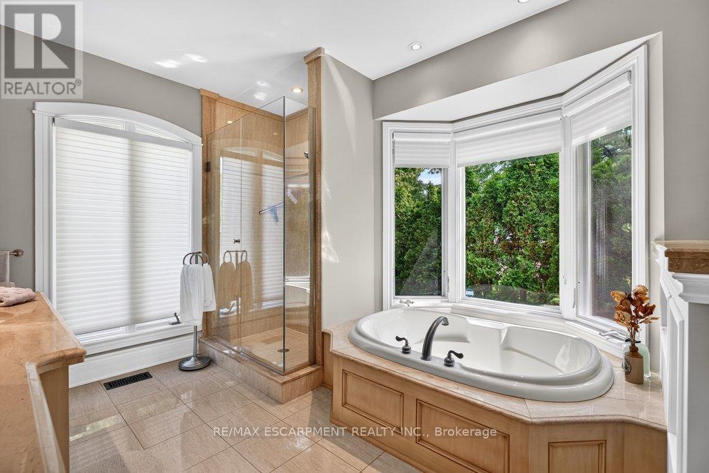 3312 Lakeland Crescent, Burlington, ON