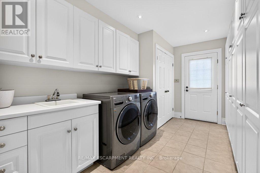 3312 Lakeland Crescent, Burlington, ON