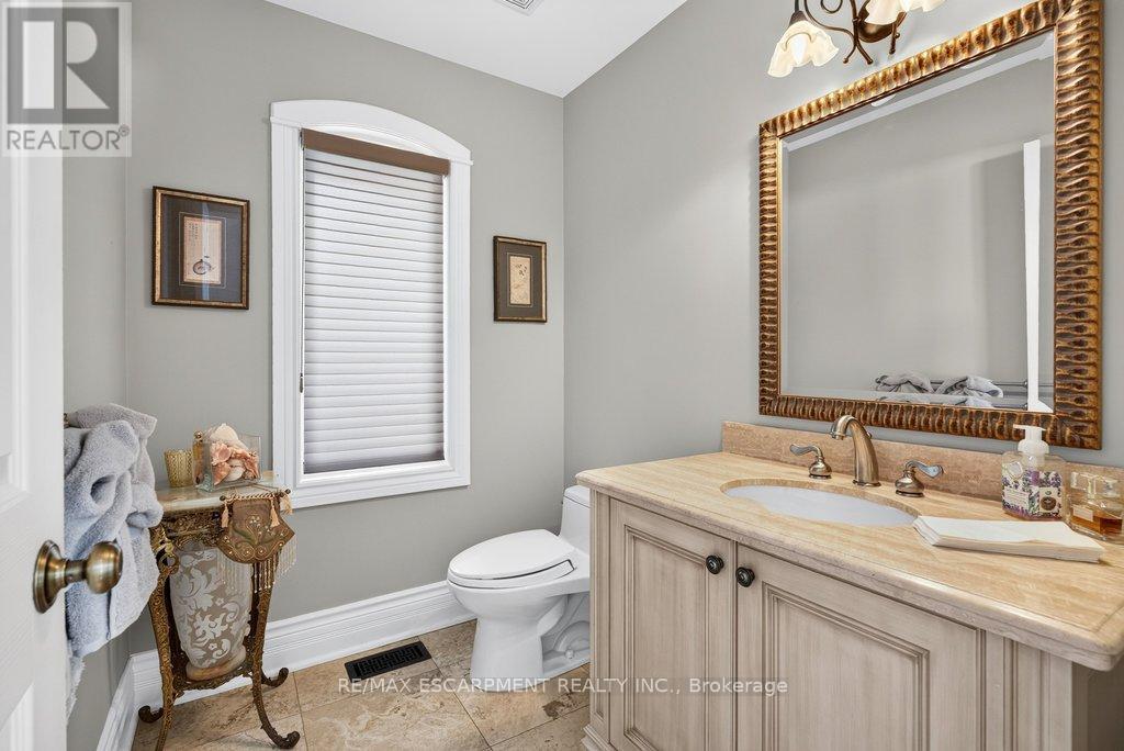 3312 Lakeland Crescent, Burlington, ON