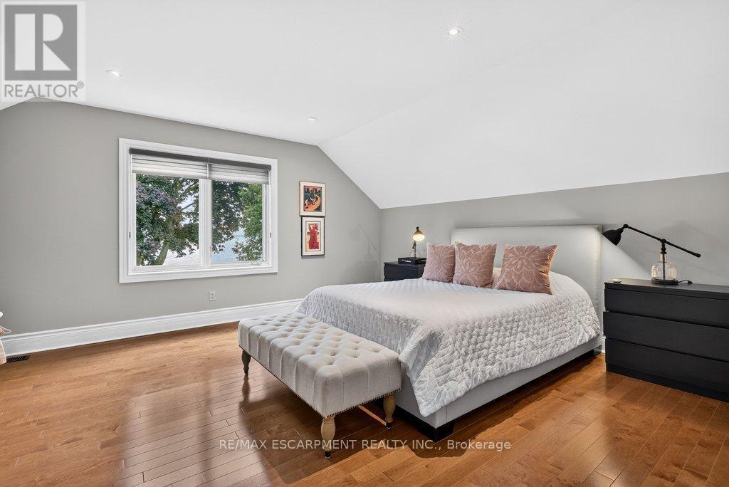 3312 Lakeland Crescent, Burlington, ON