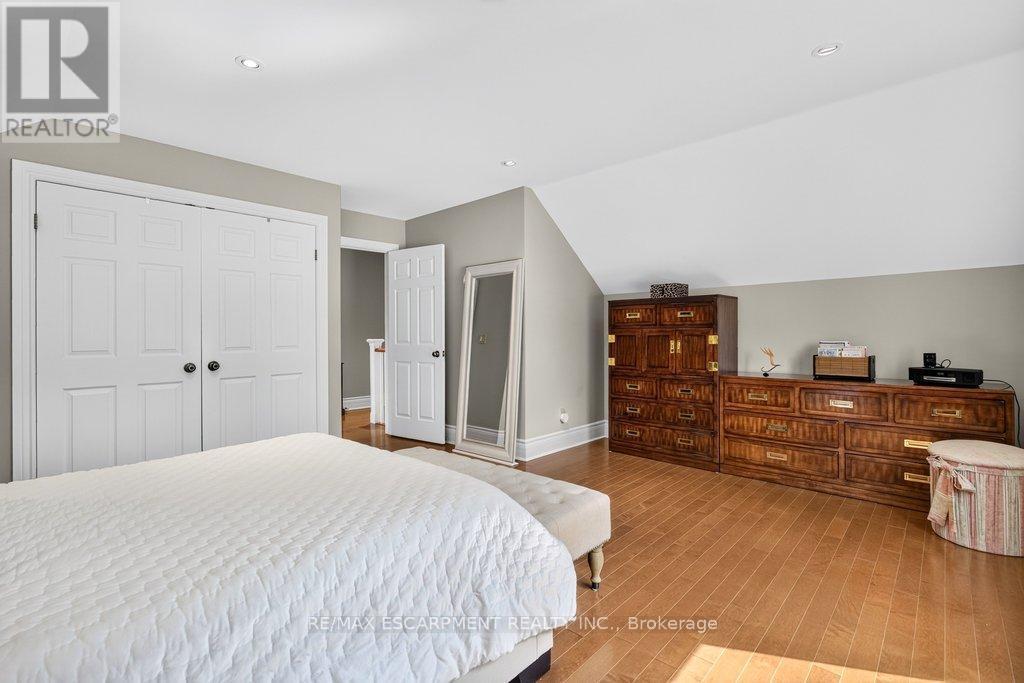 3312 Lakeland Crescent, Burlington, ON