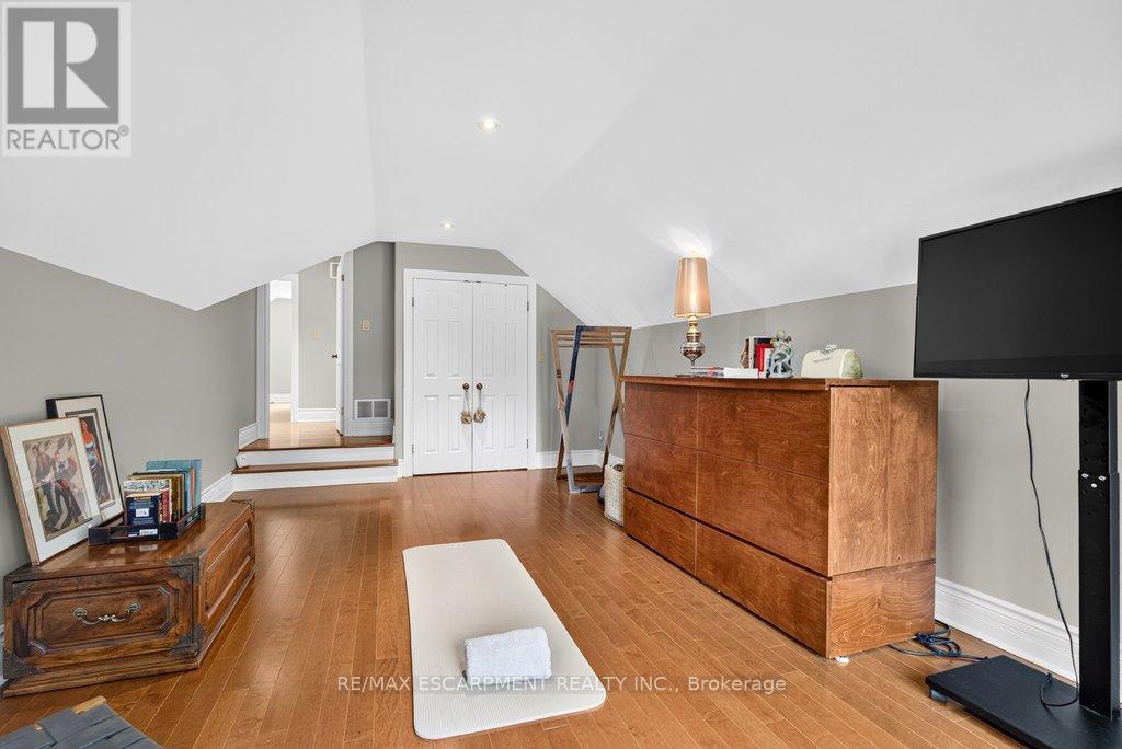 3312 Lakeland Crescent, Burlington, ON