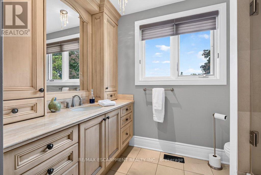 3312 Lakeland Crescent, Burlington, ON