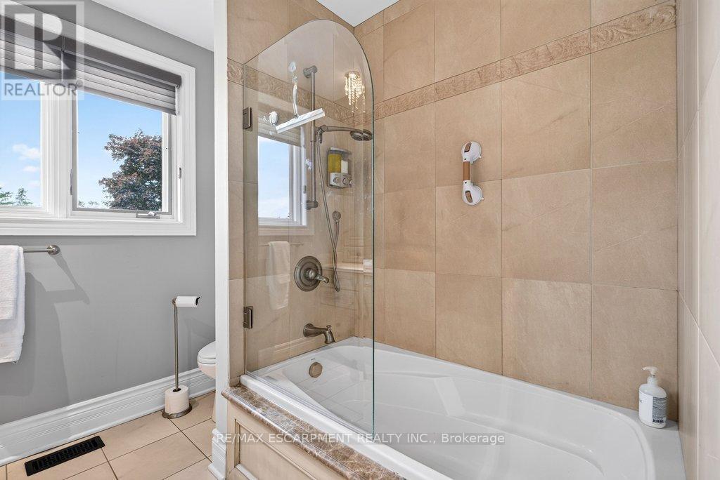 3312 Lakeland Crescent, Burlington, ON