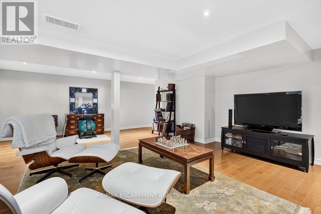 3312 Lakeland Crescent, Burlington, ON