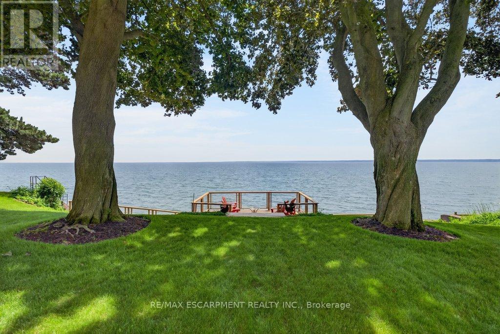 3312 Lakeland Crescent, Burlington, ON