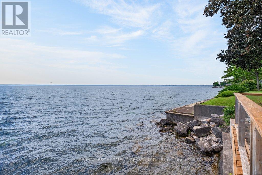 3312 Lakeland Crescent, Burlington, ON
