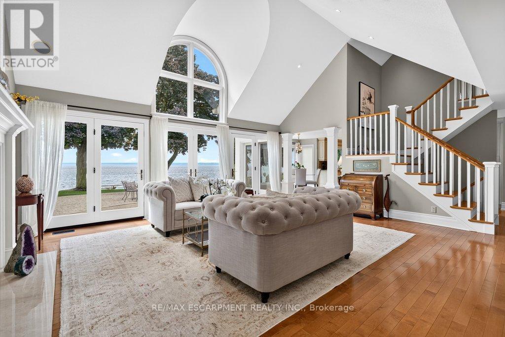 3312 Lakeland Crescent, Burlington, ON