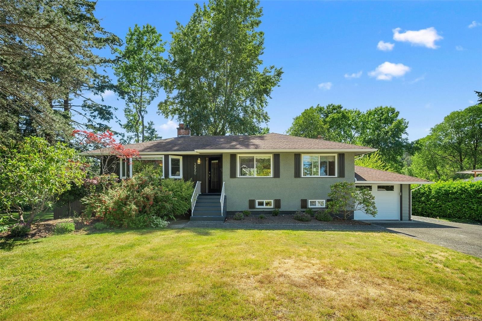 3990 Haro Rd, Saanich, BC