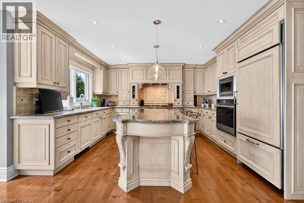 3312 Lakeland Crescent, Burlington, ON