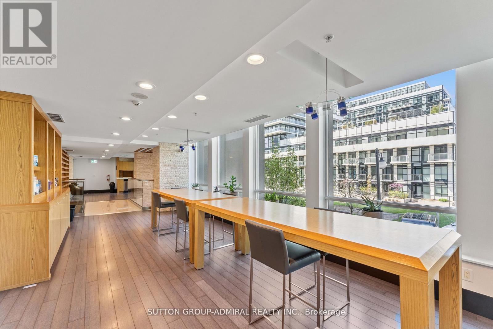 2513 - 155 Legion Road N, Toronto, ON - Indoor