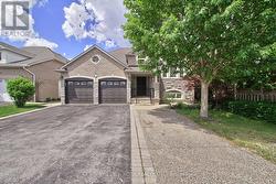 28 POPLAR DRIVE Richmond Hill, ON L4E 2Y4