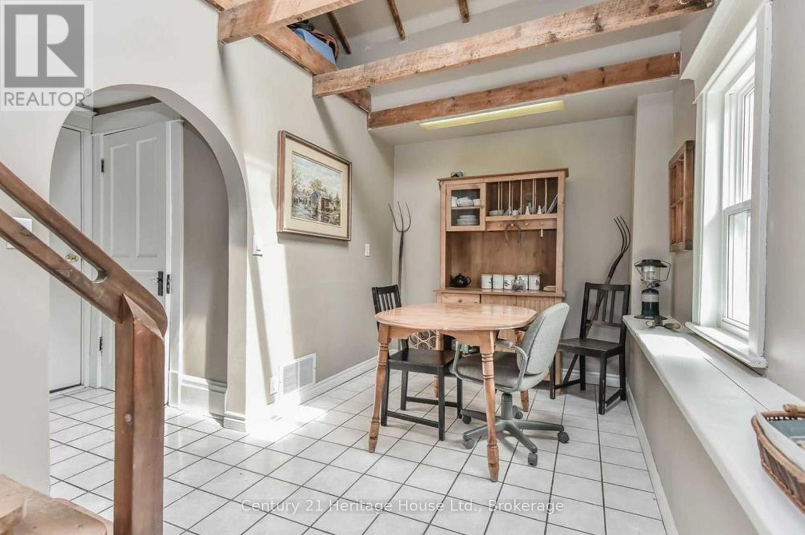 153 St Andrews Street, Cambridge, ON - Indoor